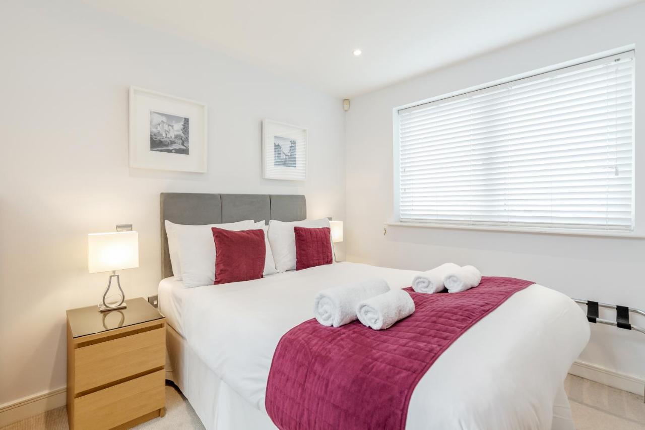 Roomspace Serviced Apartments - Abbot'S Yard Guildford Extérieur photo