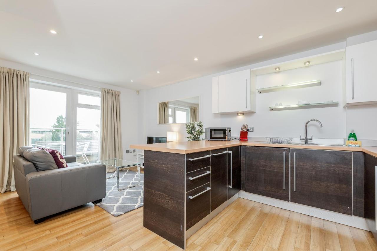 Roomspace Serviced Apartments - Abbot'S Yard Guildford Extérieur photo
