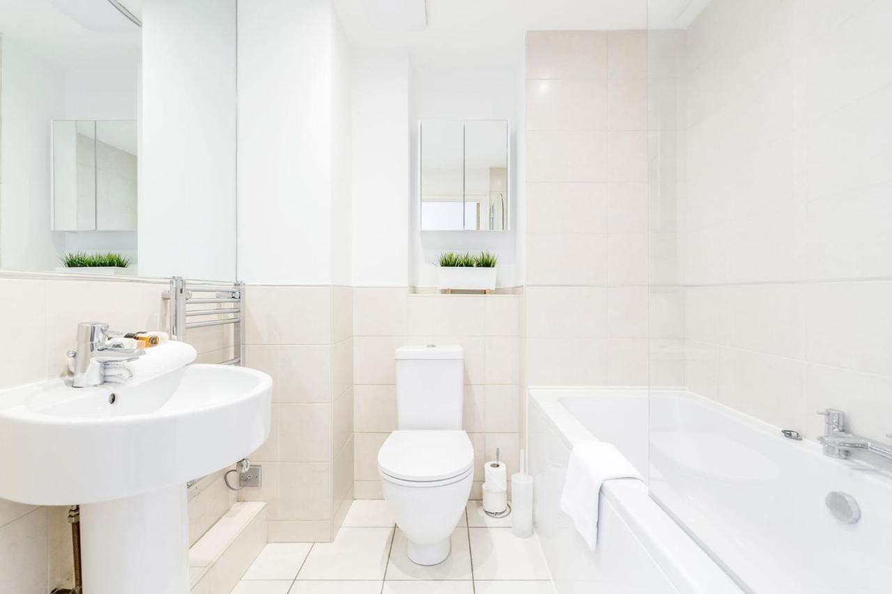 Roomspace Serviced Apartments - Abbot'S Yard Guildford Extérieur photo