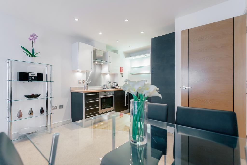 Roomspace Serviced Apartments - Abbot'S Yard Guildford Extérieur photo